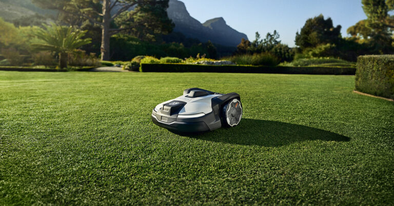 Husqvarna presenta Automower® NERA e inaugura la nuova era di robot tagliaerba senza filo perimetrale